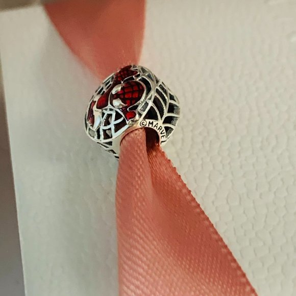 Pandora Marvel Spider-Man Soaring City Charm Pendant - Picture 7 of 7